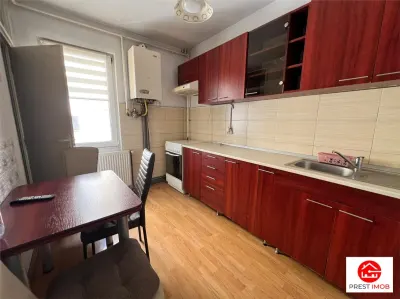 De vanzare apartament 2 camere in Tudor - foto 3