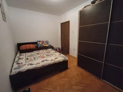 SAGULUI - ETAJ 3 - DECOMANDAT - 3 CAMERE - CENTRALA PROPRIE - foto 7