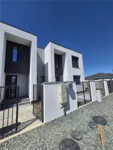 DUPLEX SUPERB - DESPARTIT - ZONA EXCELENTA - Mosnita Noua