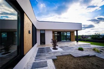 Vila  de lux, situata pe Drumul Vinului, construita cu materiale premium, priveliste superba - foto 2
