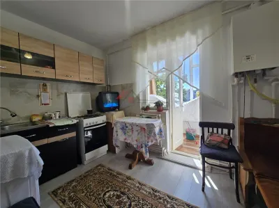 Apartament 3 camere, 2 bai, etaj intermediar- Nicolina - foto 7