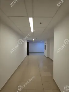 De inchiriat spatiu comercial generos situat pe Calea Dumbravii in Sibiu - foto 6