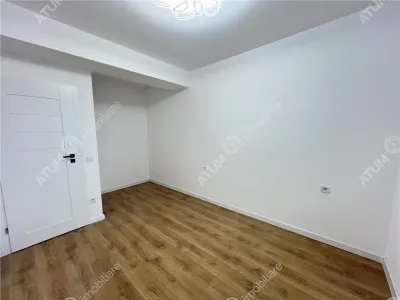De vanzare apartament cu 3 camere decomandate cu 2 balcoane si loc de parcare in zona Calea Surii Mici - foto 13