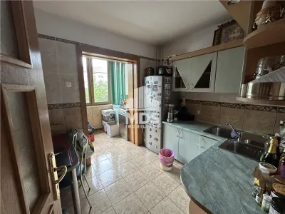 Mobilat si utilat la etajul 2 cu 2 bai - foto 3