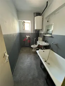 Vanzare apartament 3 camere 2 bai - bloc din 1986 - foto 3