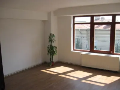 ROYAL IMOBILIARE- Inchiriere spatiu birouri zona Cantacuzino - foto 4