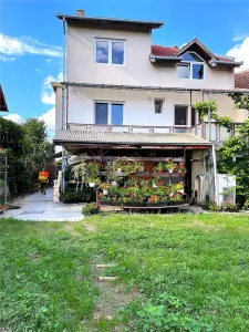 O proprietate rara | Locuinta generoasa + spațiu comercial cu acces stradal - Satu Mare