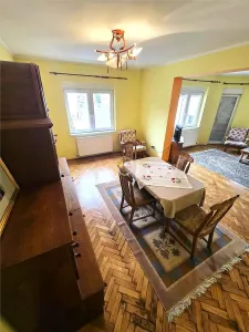 O proprietate rara | Locuinta generoasa + spațiu comercial cu acces stradal - foto 6