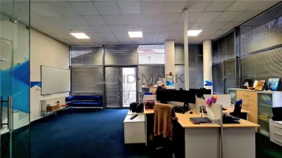 Birouri de inchiriat Central, cladire noua cu parcare privata - foto 5