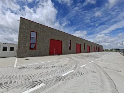 Hala din beton, 3600 mp, ISU, 12 porti TIR, unica in jud. IF - foto 8