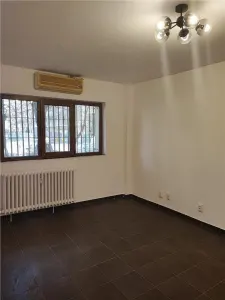 Apartament la parter - foto 5