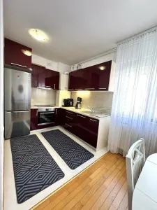 Apartament cu 3 camere cu 2 bai la etajul 3 - Timisoara