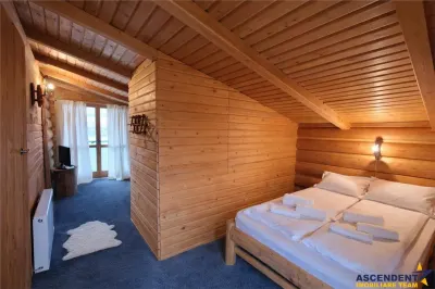 FILM! Resedinte montane,mobilate,echipate, jacuzzi,piscina,pretios areal,Sambata de Sus. - foto 6