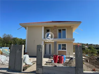 Vila individuala cu 4 camere si 2 bai, de vanzare in Valea Adanca - Iasi