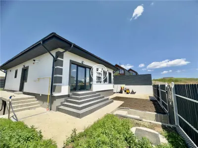 Vila  de vanzare  Miroslava, - foto 3