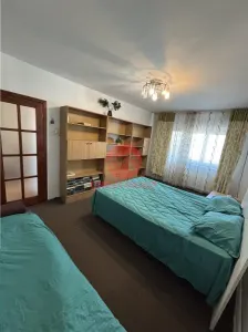 Apartament 3 Camere, Decomandat, zona Tomis ll - Constanta