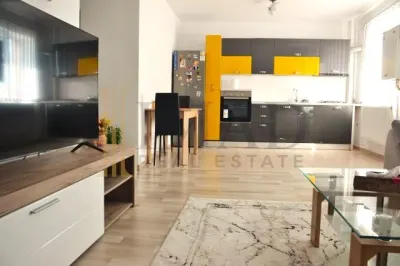 DE ÎNCHIRIAT | Apartament decomandat | Bloc 2020 | Micro 12, RAGC. - foto 2