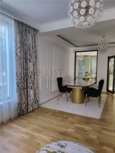 Vila 5 camere Tunari - foto 4