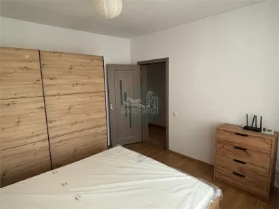 Apartament decomandat cu 2 camere si 2 balcoane in Turnisor - foto 4