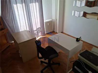 Apartament 3 camere, decomandat, Piata Sfinta Vineri - foto 6