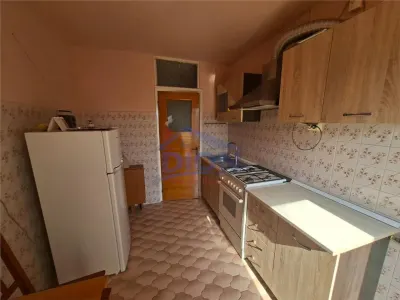 Apartament 3 camere, decomandat, Piata Sfinta Vineri - foto 8