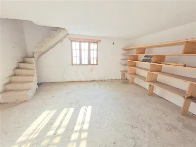 Casa de vanzare , zona Cleja Bacau - foto 3