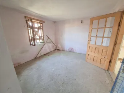 Casa de vanzare , zona Cleja Bacau - foto 4
