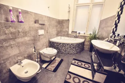 Apartament Premium în Piața Unirii | 120 MP | Mobilat Modern | Vedere spre Pietonală - foto 4