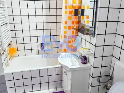 Apartament cu 2 camere, decomandat, zona Tatarasi - foto 8