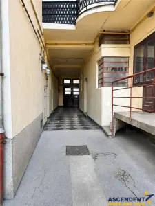 Proprietate cu caracter, regim vila, echipate, panorama montana, istorie, Central, Brasov - foto 14