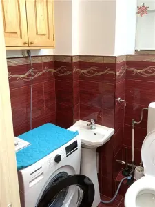 RECO Apartament 3 camere de inchiriat , 66 mp, parter, Bulevardul Decebal aproape de tramvai. - foto 9