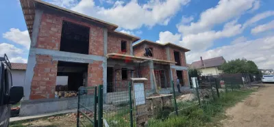 Case tip duplex de vanzare | Valea Adanca 5 drumuri | 140mp utili - Iasi