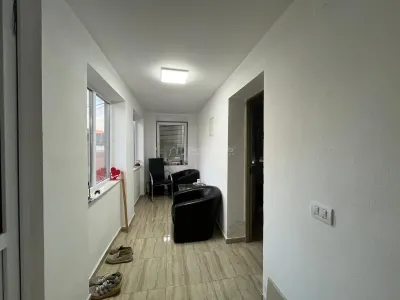 Ohaba-Forgaci, Casa Cu Doua Corpuri, 6 Cam. 268 Mp., Teren 2.999 Mp. Cu Pomicultura,  Zona Centrala - foto 7