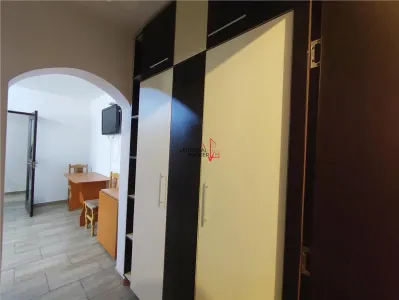 Oportunitate studenti! Bloc reabilitat, et.1- Tei  Sectia  Politie Facultatea de Constructii - foto 7