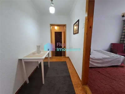 Apartament cu 3 camere etaj 2 Obcini zona Dany Gry - foto 6