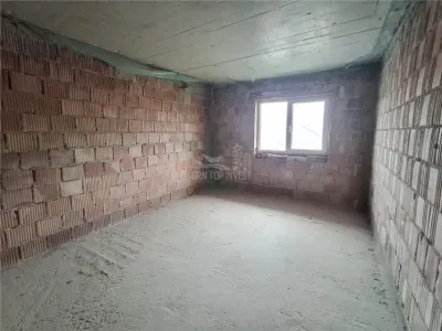 Casa individuala 5 camere 2 bai pivnita 380mp teren in Cisnadie - foto 2