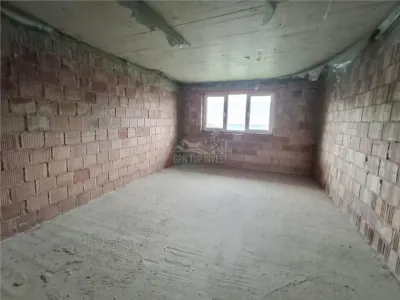 Casa individuala 5 camere 2 bai pivnita 380mp teren in Cisnadie - foto 11
