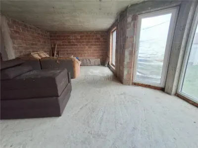 Casa individuala 5 camere 2 bai pivnita 380mp teren in Cisnadie - foto 15