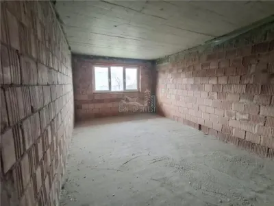 Casa individuala 5 camere 2 bai pivnita 380mp teren in Cisnadie - foto 20
