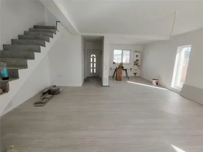 DUPLEX IN ZONA DE TOP - DORMITOARE SPATIOASE - TOATE UTILITATILE - foto 4