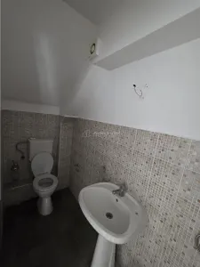 Vila cu piscina - Pipera - 5 camere - 3 bai - 218mp - 900mp teren - foto 14