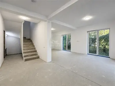 Casa NOUA la cheie individuala 4 camere si curte proprie zona Turnisor - foto 2