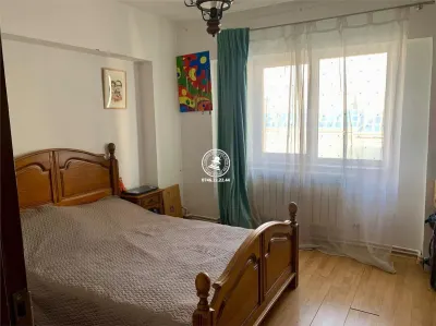 Apartament 3 camere Hala Centrala - foto 2