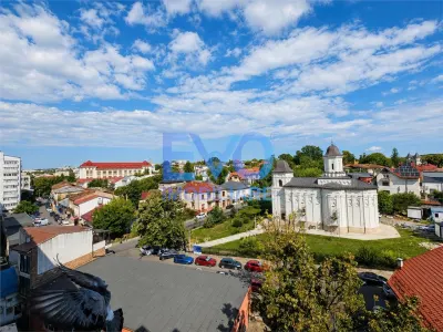 Apartament 3 camere, boxa, decomandat, Independentei - Iasi