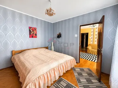 Vanzare apartament 3 camere - Podu Ros - bulevard etaj 2 - Iasi