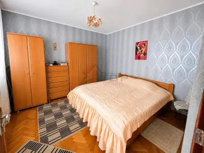 Vanzare apartament 3 camere - Podu Ros - bulevard etaj 2 - foto 4