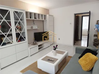 Apartament 3 camere in zona centrala Moldova Noua - foto 4