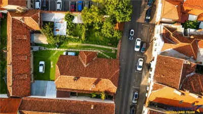 Resedinta istorica,cu teren privat,pivnita,pod,foisor,detalii originale,potential: rezidential,cultural,boutique. - foto 13