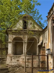 Resedinta istorica,cu teren privat,pivnita,pod,foisor,detalii originale,potential: rezidential,cultural,boutique. - foto 22