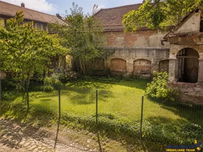 Resedinta istorica,cu teren privat,pivnita,pod,foisor,detalii originale,potential: rezidential,cultural,boutique. - foto 7